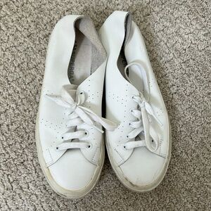 Superga Women’s soft leather unlined sneakers